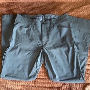 NWOT Eddie Bauer Men's Slate Gray Chinos 34X32